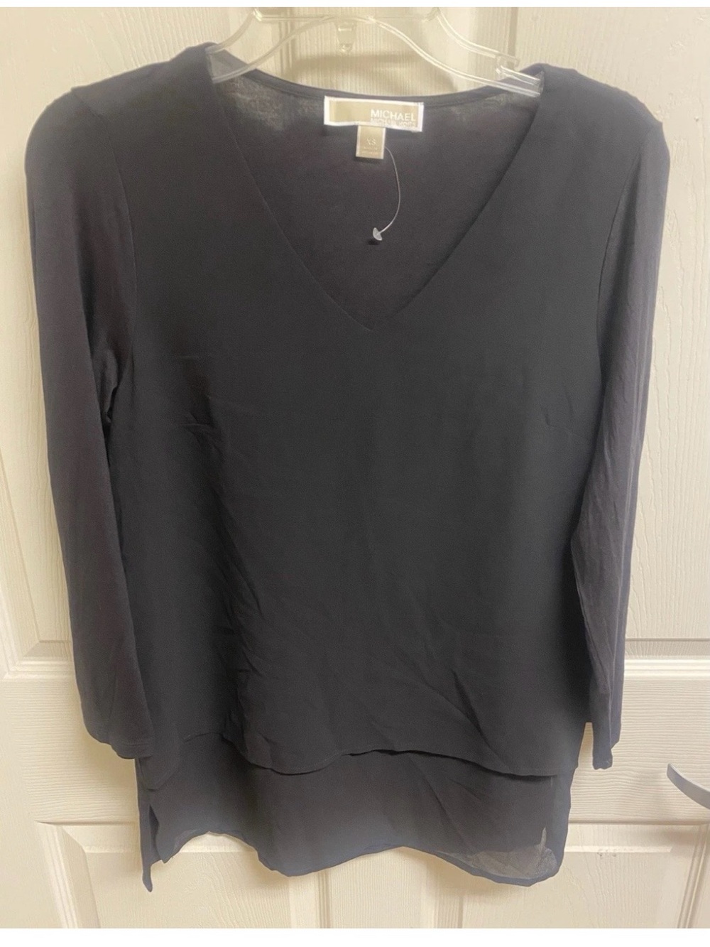 MICHAEL Michael Kors Women's
XS Black Solid V-Neck 3/4 Sleeve
Knit Top #0066